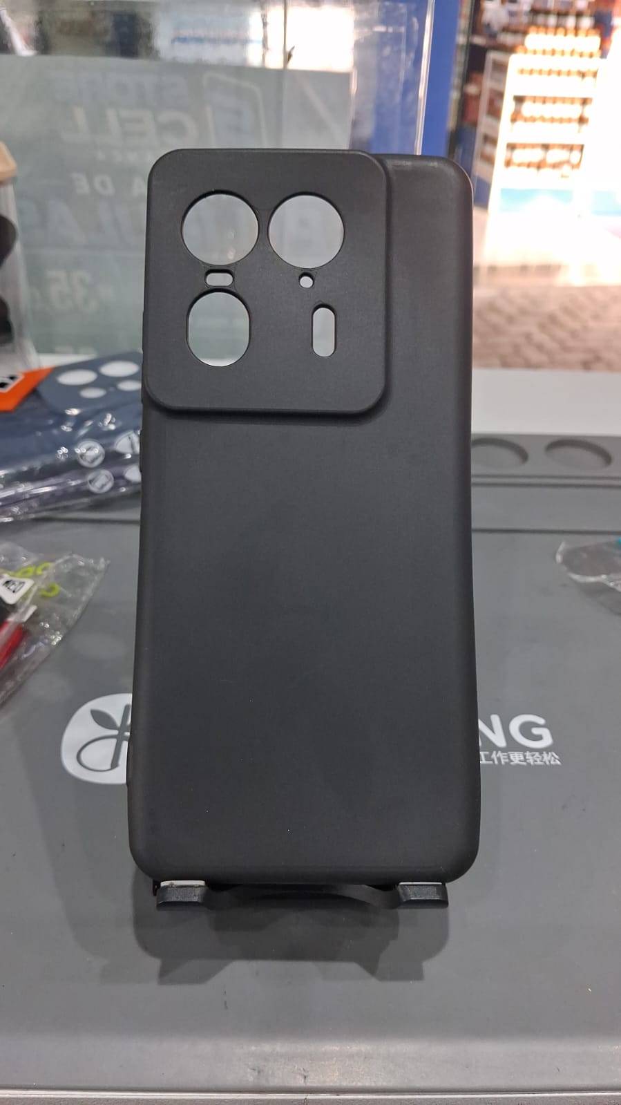CAPA EDGE 5C ULTRA PRETA