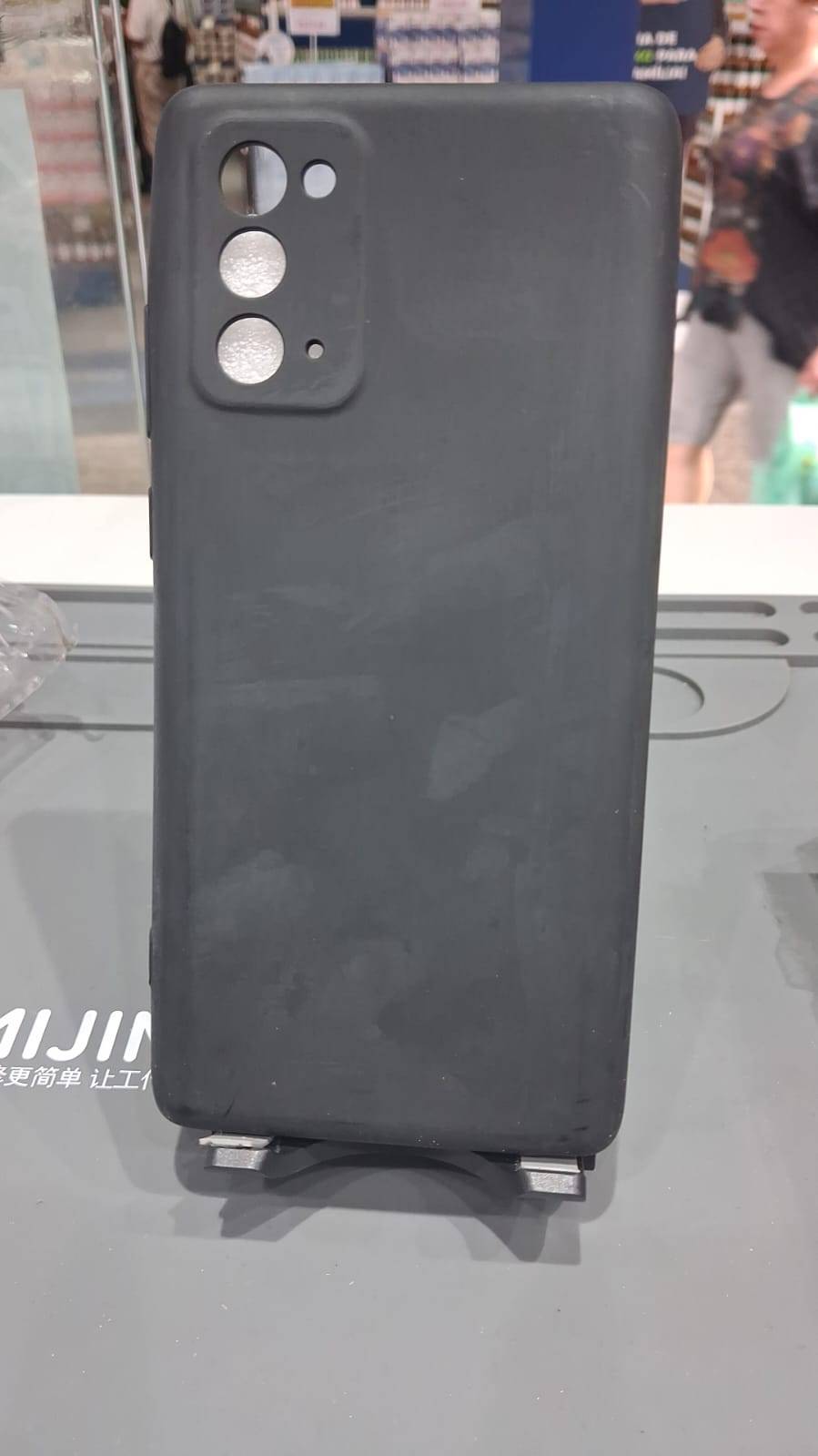 CAPA NOTE 20 PRETA