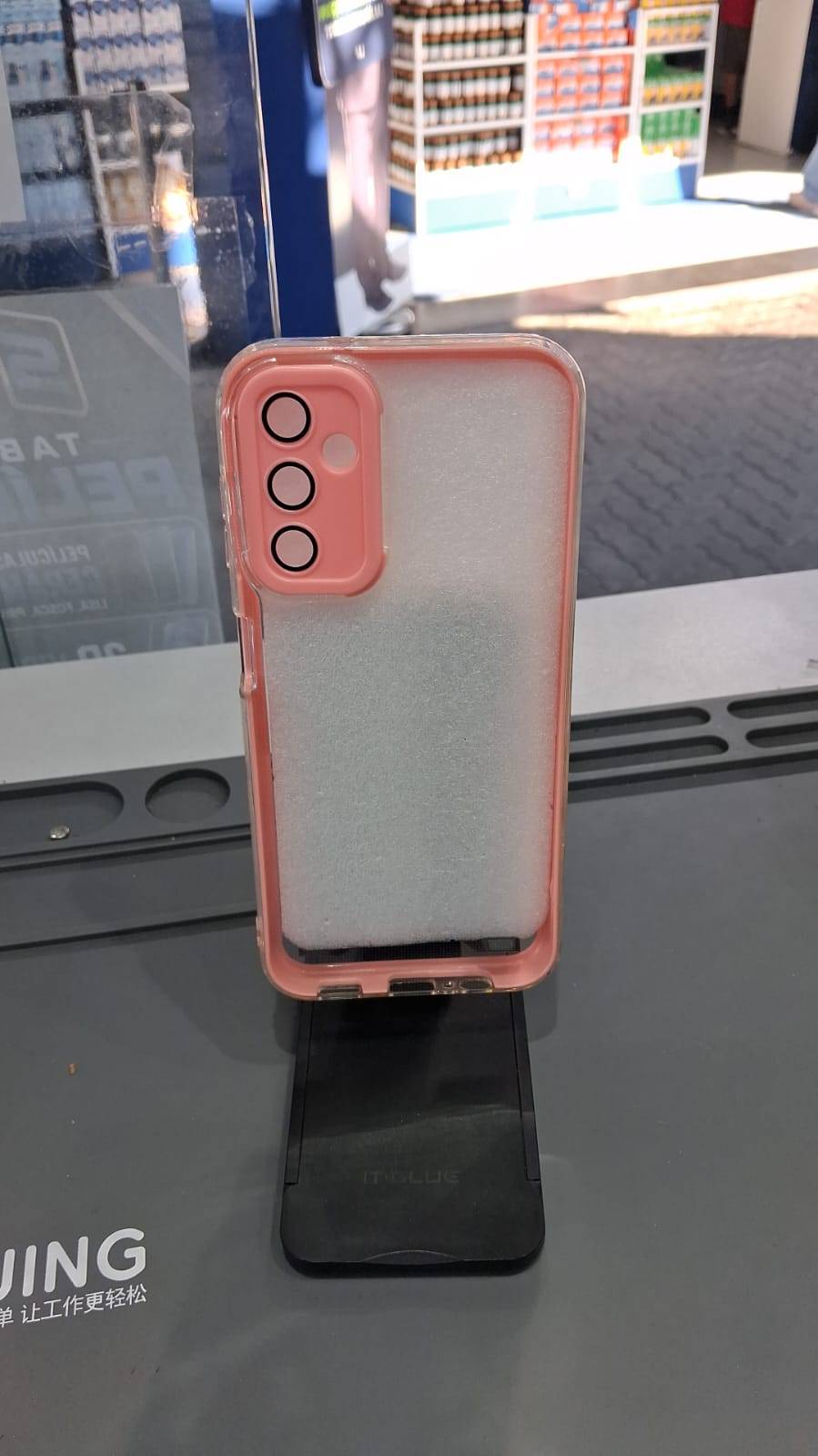 CAPA TRANSPARENTE COM BORDA ROSA A14