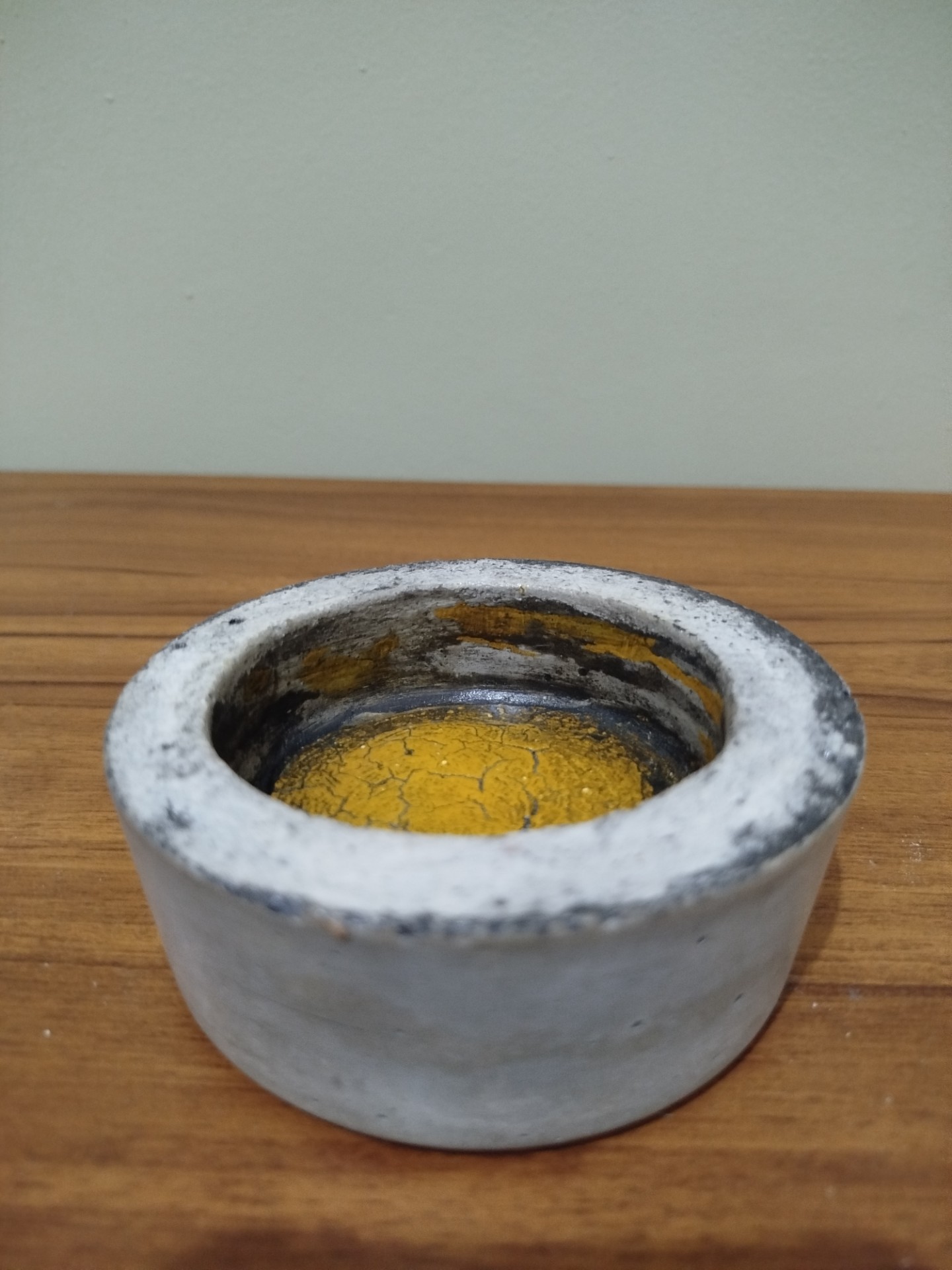 PORTA VELAS DE CIMENTO AUTORAL COM BORDAS RÚSTICAS
