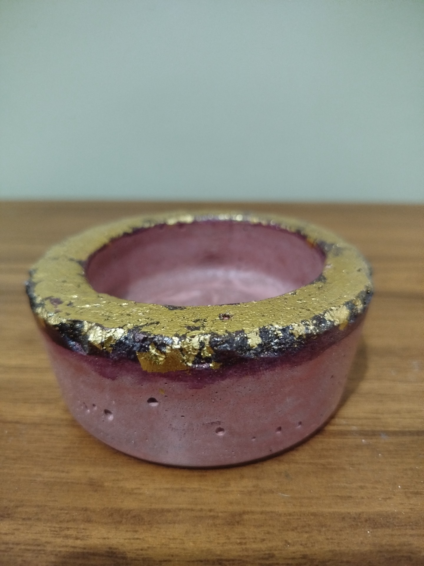 PORTA VELAS DE CIMENTO COM BORDAS RÚSTICAS