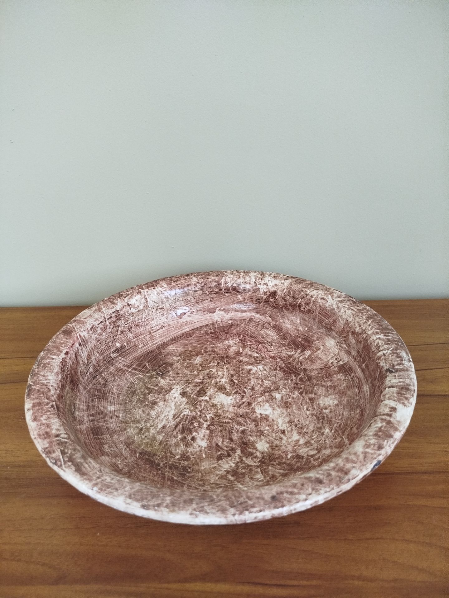 CENTRO DE MESA EM CERÂMICA DECORADA VINHO
